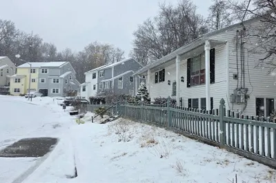 37 Gates Rd 1