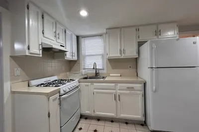 6 Jefferson St #4