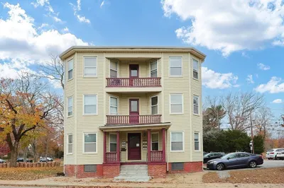 195 County St