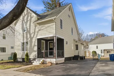 58 Field St 1