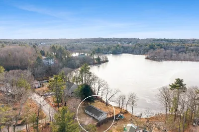 40 Lakeshore Dr