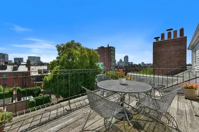 18 Chestnut Street #PH