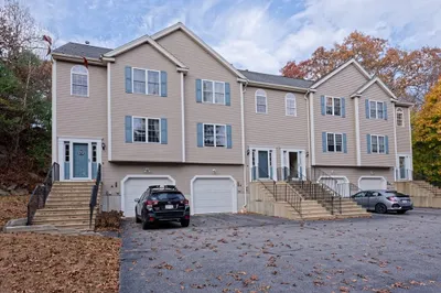 214 Hartford Ave E Ave #214 1