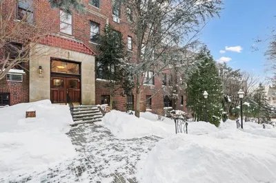 315 Tappan St #4