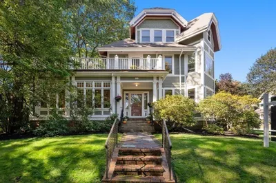 131 Lake Ave