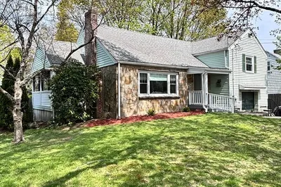 294 Commercial St 1