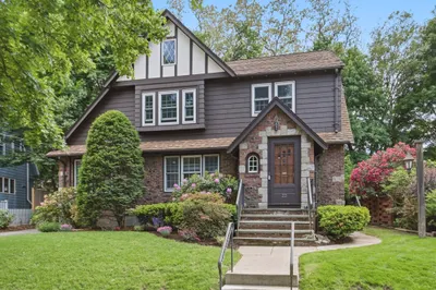 22 Ivy Rd 1