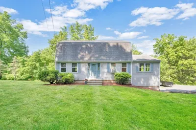 273 S Longyard Rd 1