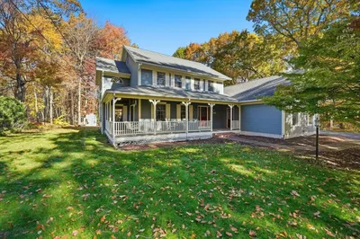 37 Oakridge Dr 1