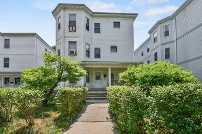 222 Fellsway West 1
