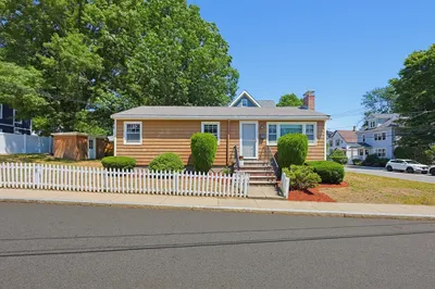 10 Meyer St 1