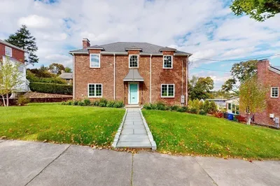 89 Montrose St 1