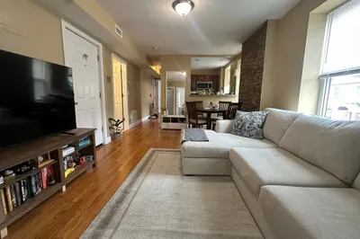 28 Chelsea St #1
