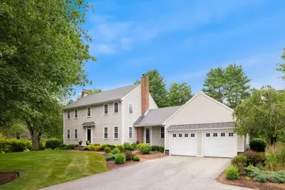8 Candlewood Dr 1