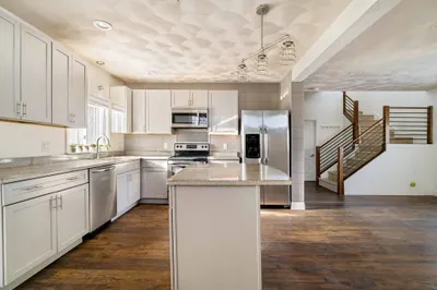 132 Dolphin Ave #4 1