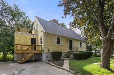 15 Miriam St