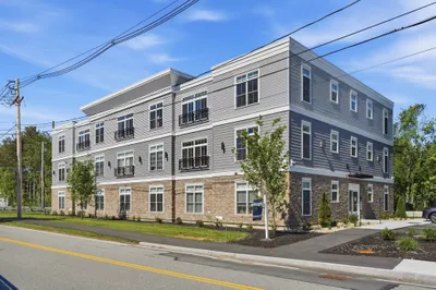 7 Cross St #202 1