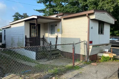 1246 Granby Rd #43