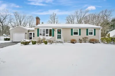 65 Fernwood Dr
