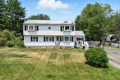 53 Brewster Rd