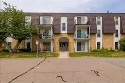 2 Shadowbrook Ln #4