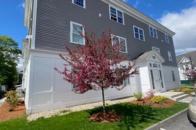 47 Saunders Street #47