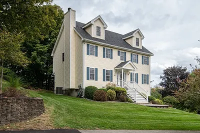 6 Innisfree Dr 1