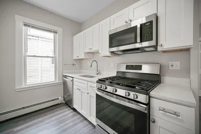 19 Crowell St #3 1