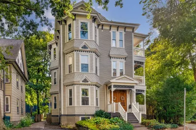 77 Spring Park Ave #3 1