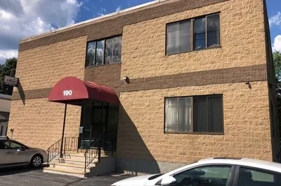 190 Front St #101