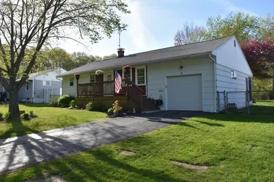 4 Pineview Rd