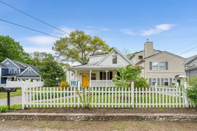 289 Bacon St 1