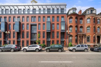 691 Massachusetts Ave #TH102 1