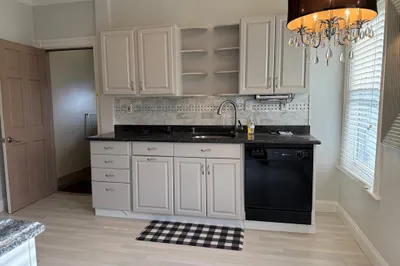 38 Russell St #2