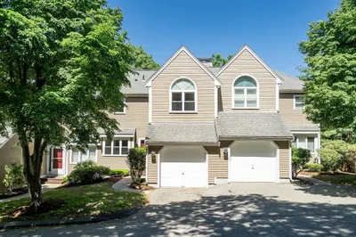 216 Bishops Forest Dr #216