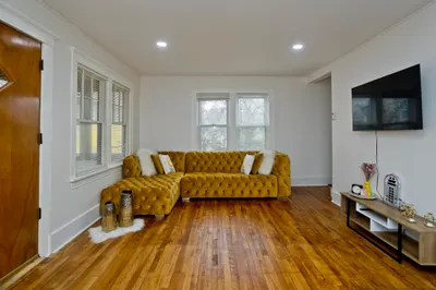 16 Fairlawn Cir