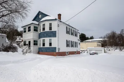 7 Clarissa St