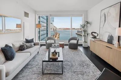 150 Seaport Blvd #10C 1