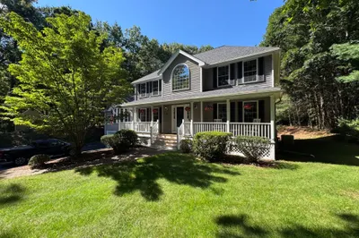 20 Emerald St 1
