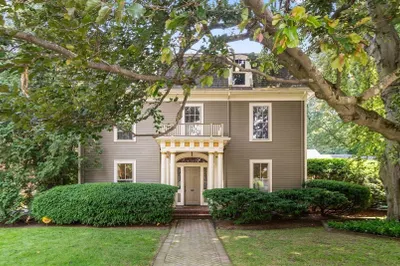132 Homer St 1