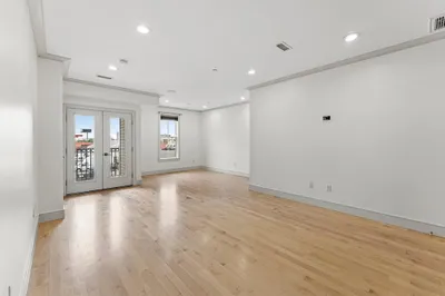542 Dorchester Ave #302