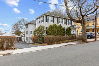 2-4 Middle St
