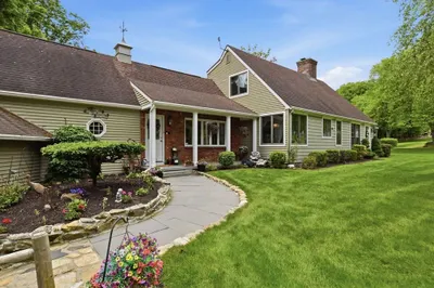 95 Mountain Road 1