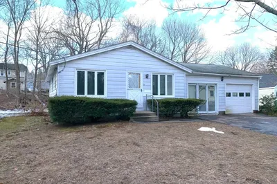13 Greenhurst Ave 1