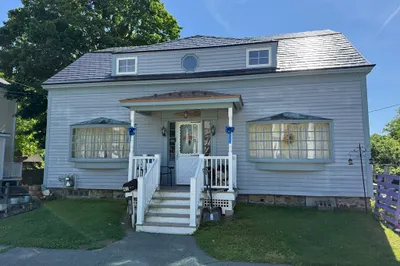 41 E Main St 1