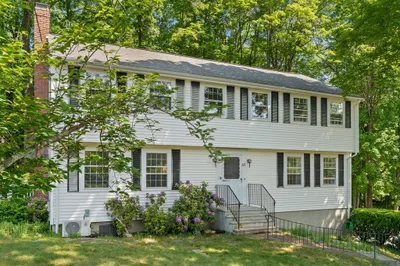 52 Blackberry Ln