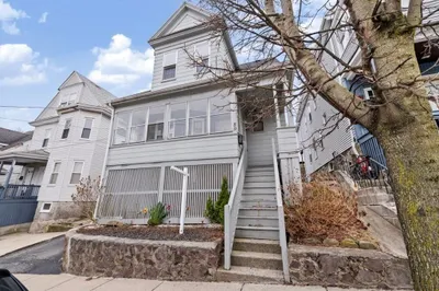 89 Reed Ave
