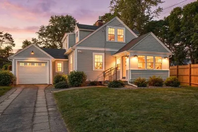 182 Woods Hole Rd 1