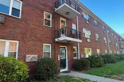 25 Regency Park Dr #25 1