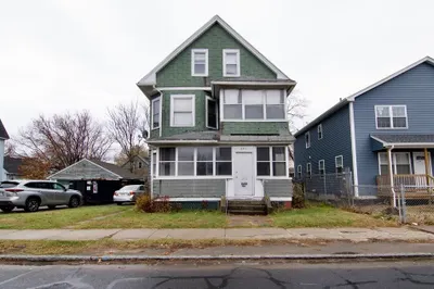 246 Oakland St 1